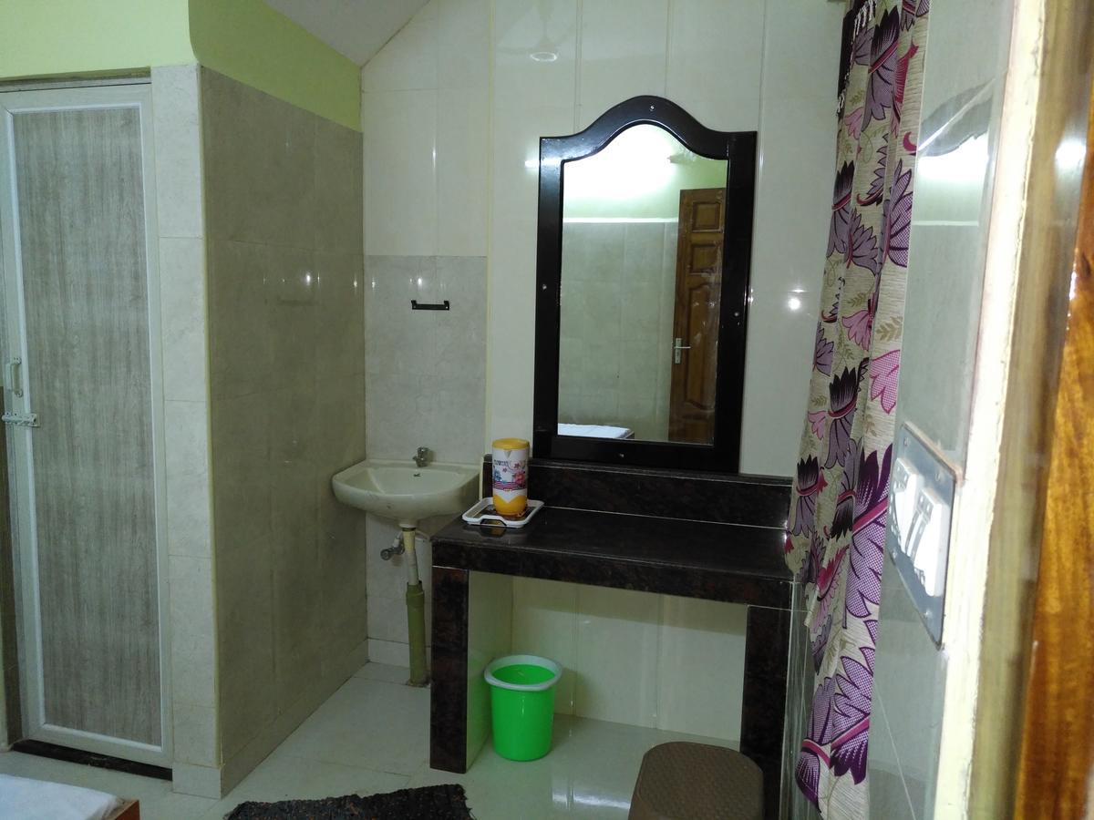 Rehoboth Home Stay 根尼亚古马里 外观 照片