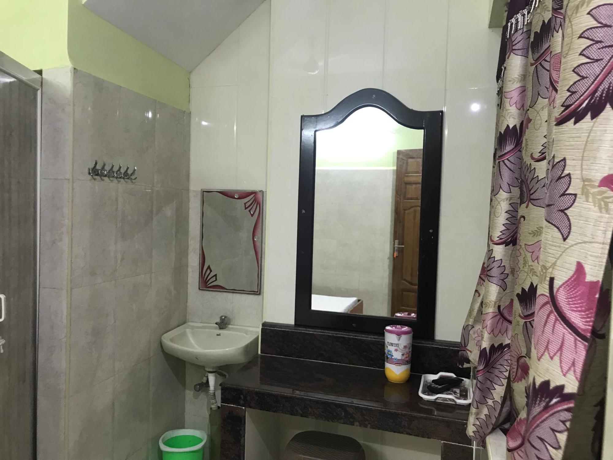 Rehoboth Home Stay 根尼亚古马里 外观 照片