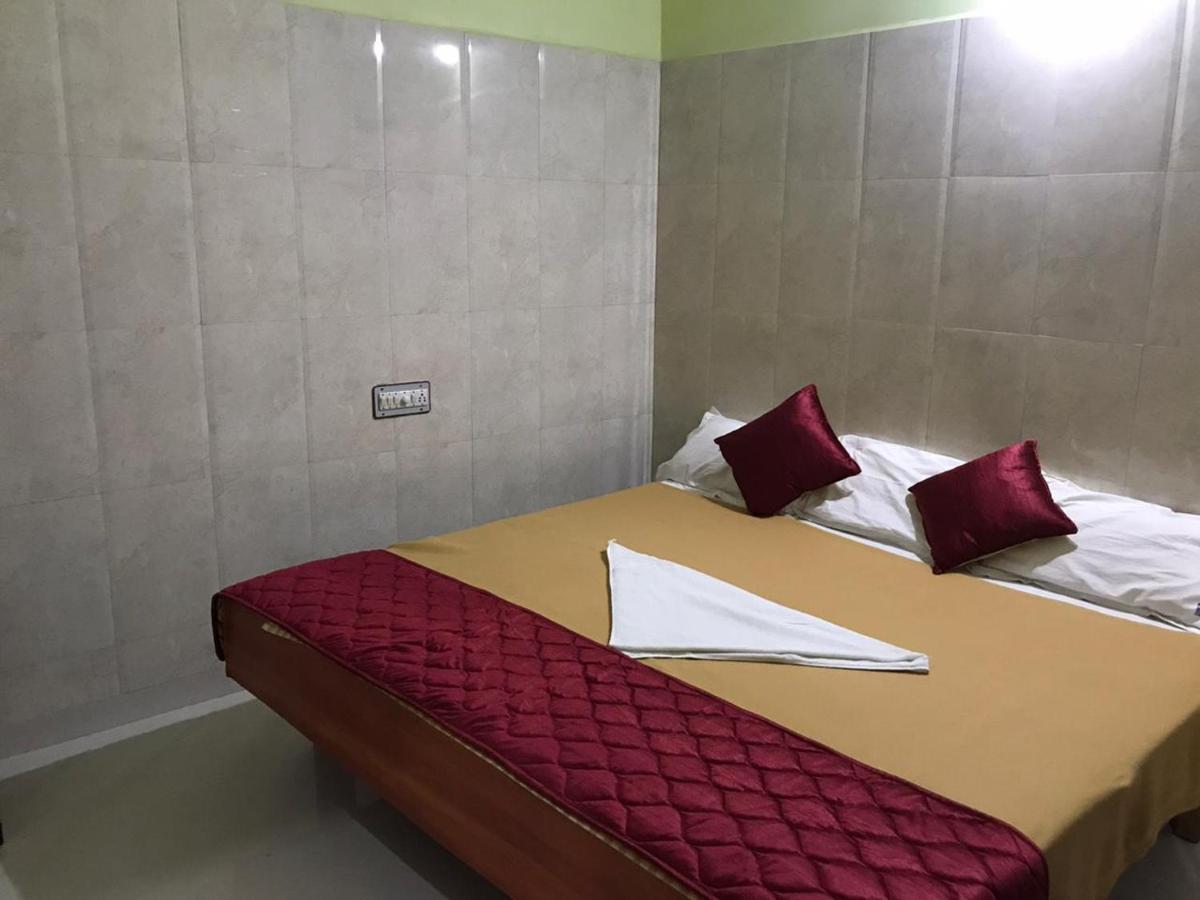 Rehoboth Home Stay 根尼亚古马里 外观 照片